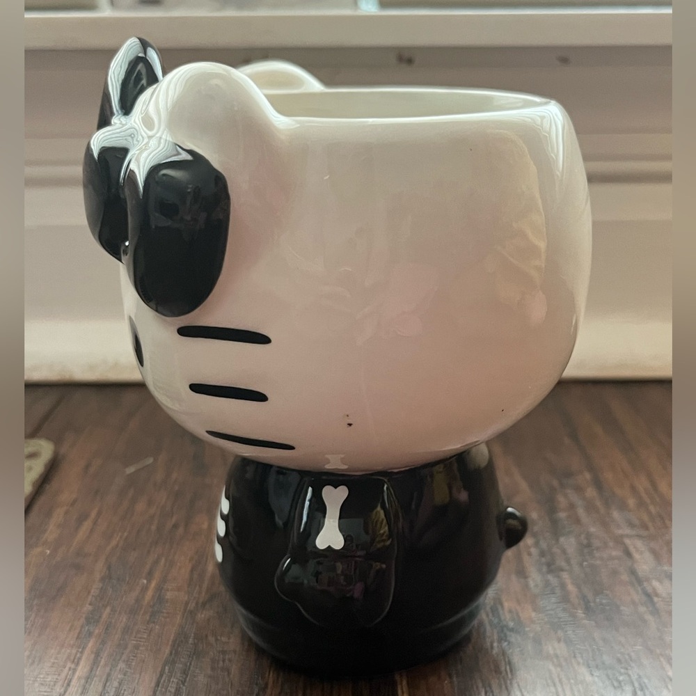 Hello Kitty Skeleton Mug - Picture 4 of 6